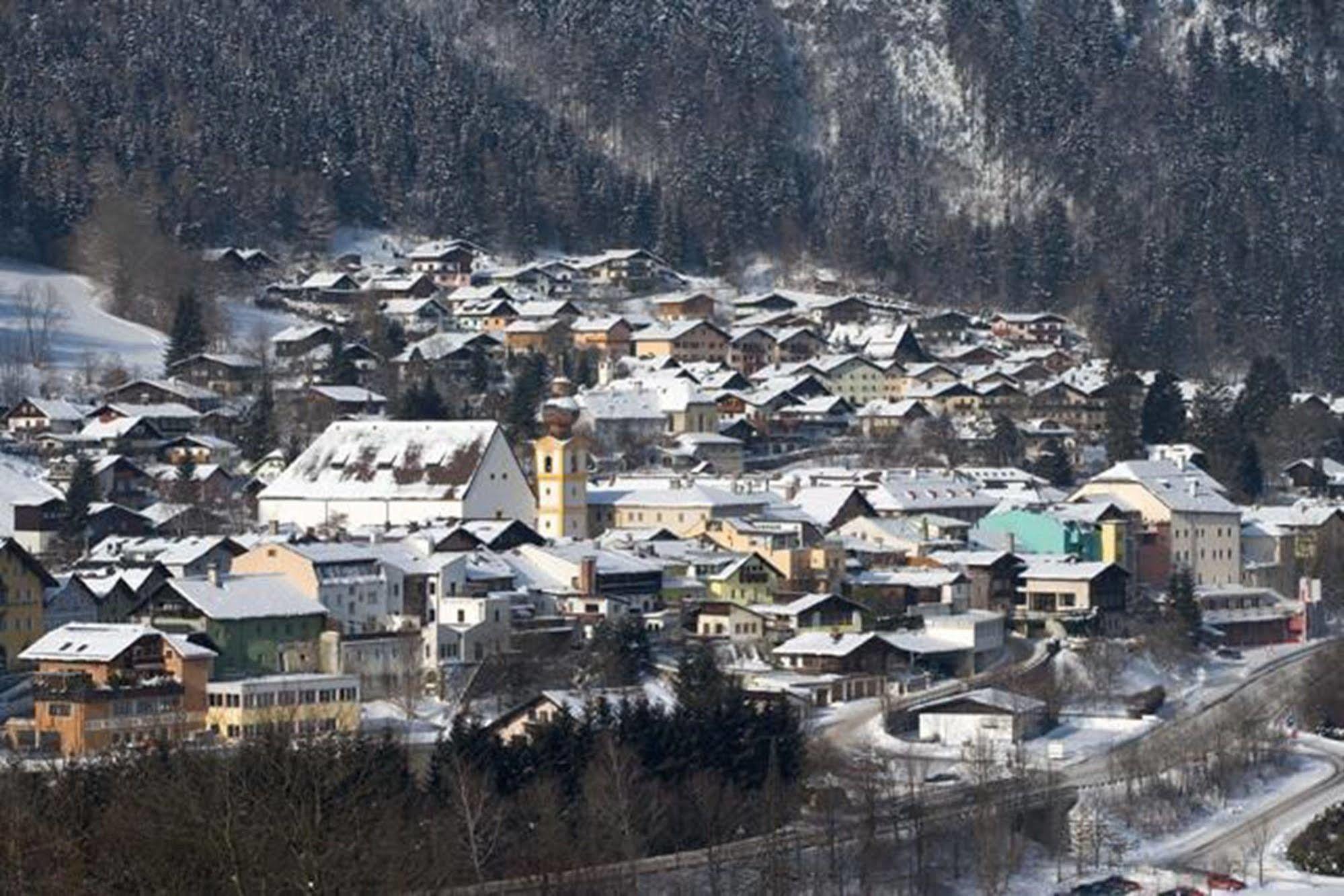 Отель Werfenerhof Экстерьер фото